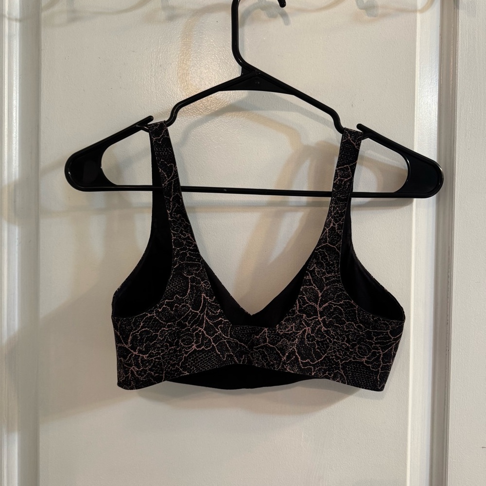 Lululemon Like Nothing Bra Lacescape Spanish Rose Black 32C